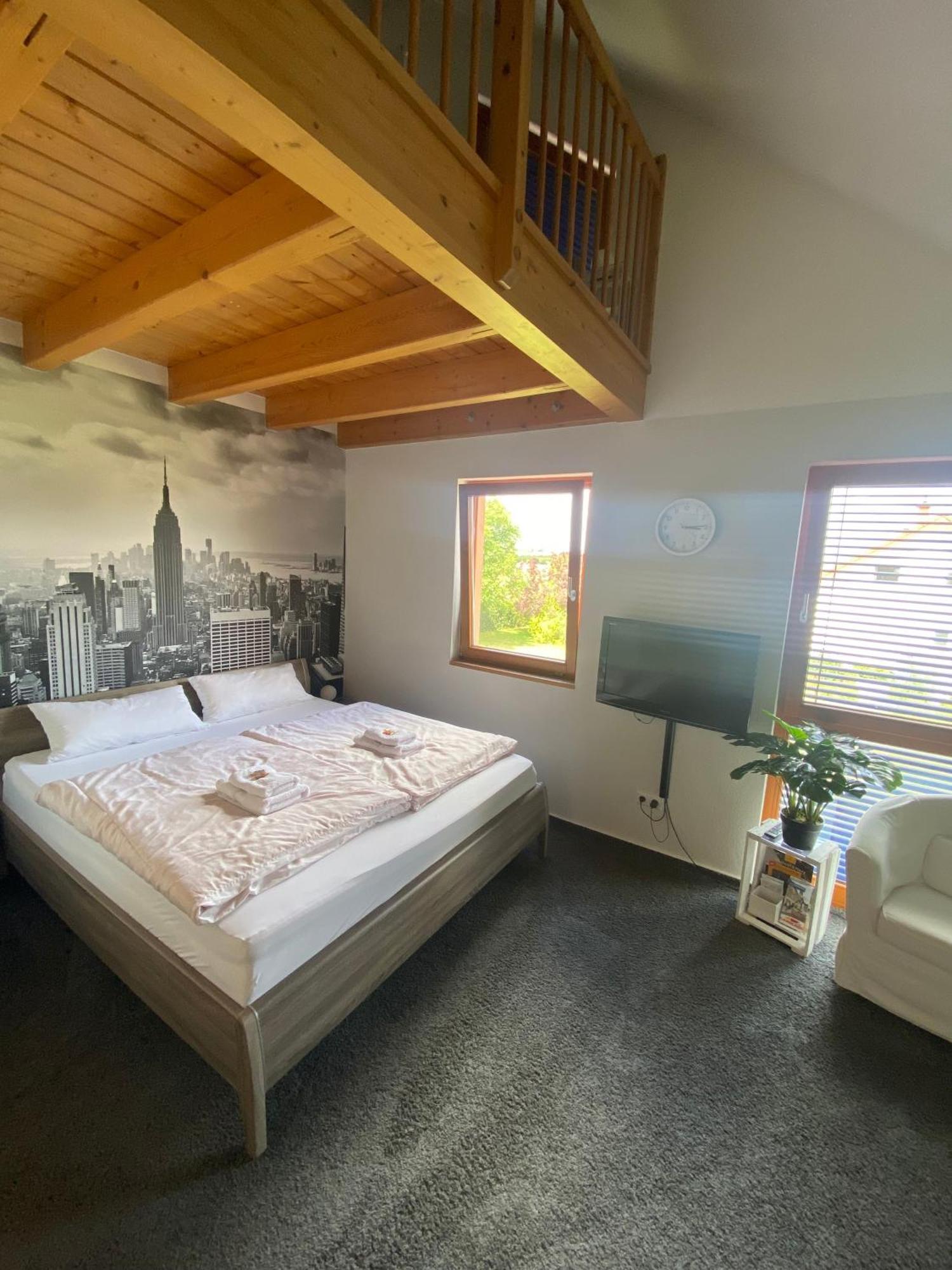 Maisonette-Ferienzimmer Am Backhausgarten Flonheim Eksteriør billede
