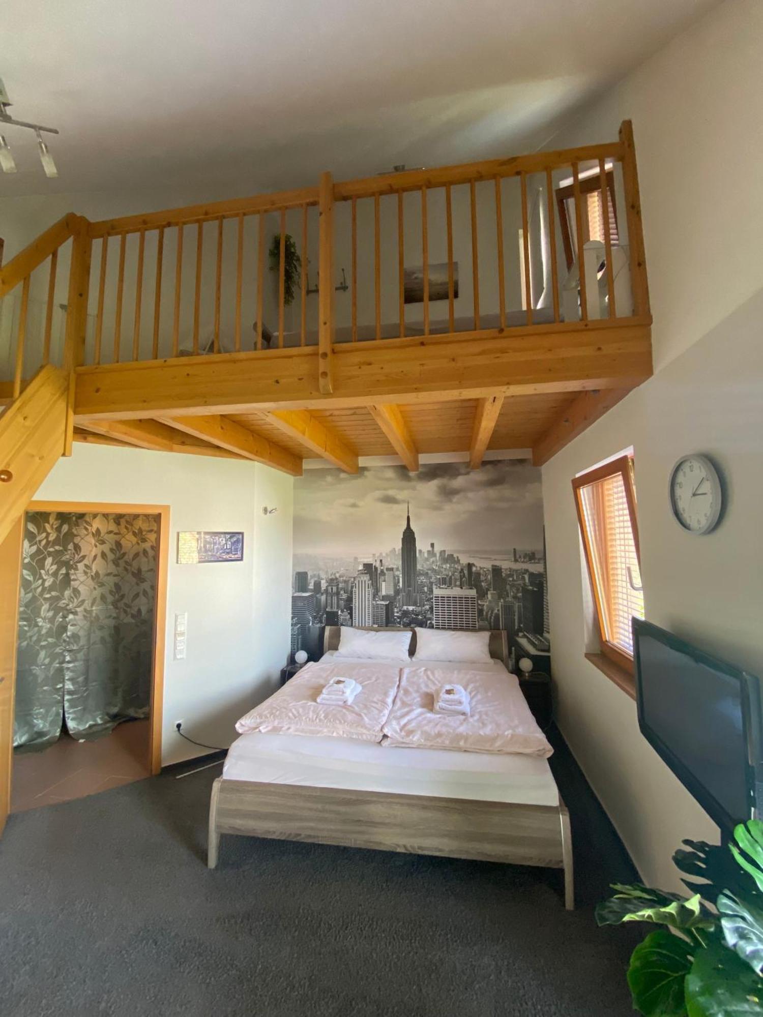 Maisonette-Ferienzimmer Am Backhausgarten Flonheim Eksteriør billede